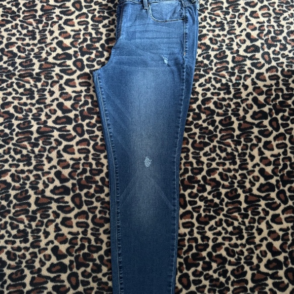 Old Navy Rockstar Mid Rise Jeans / Tall - Picture 2 of 6